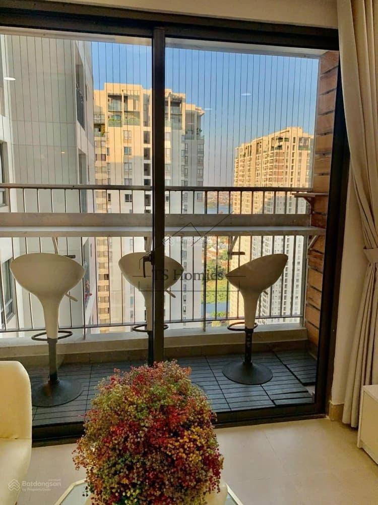 Căn hộ 3 phòng ngủ tại Vinhomes Smart City, 180m², 8 tầng, hướng Nam